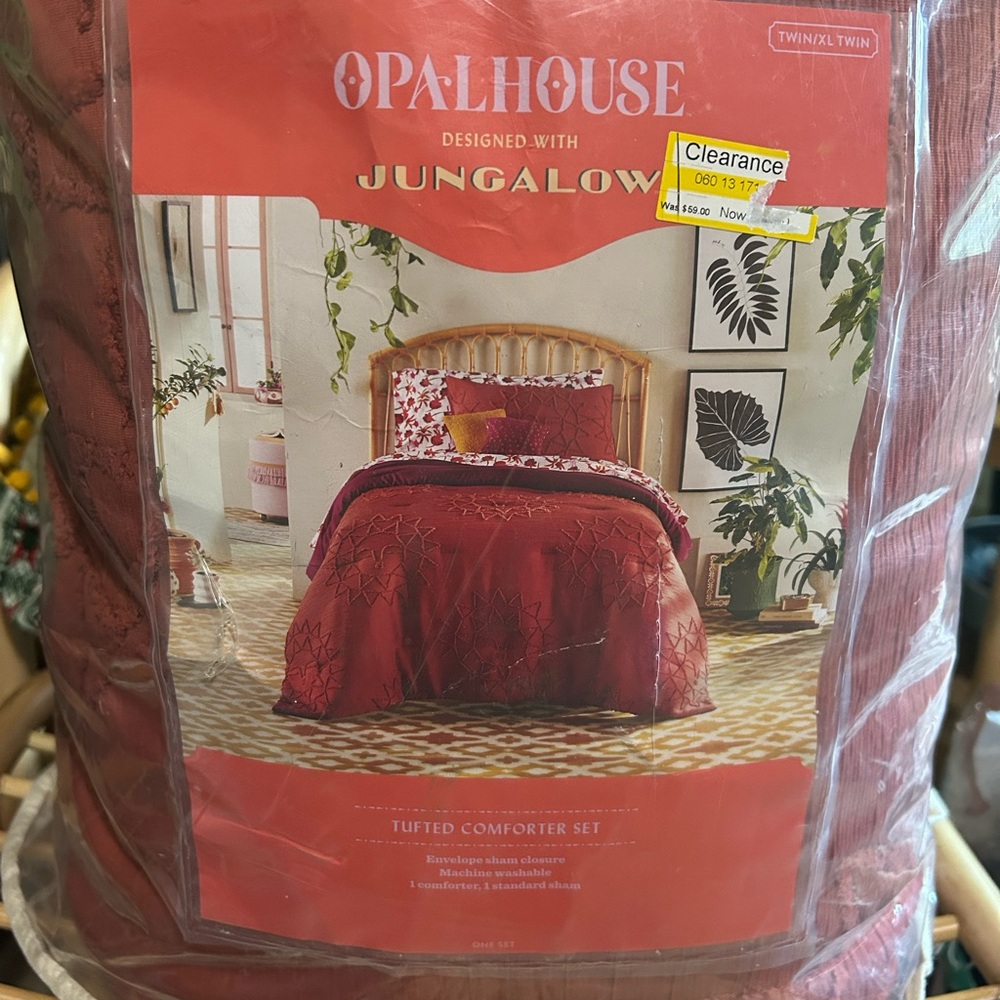 Opalhouse Jungalow Twin /Twin XL Comforter Set. Geo Sun
